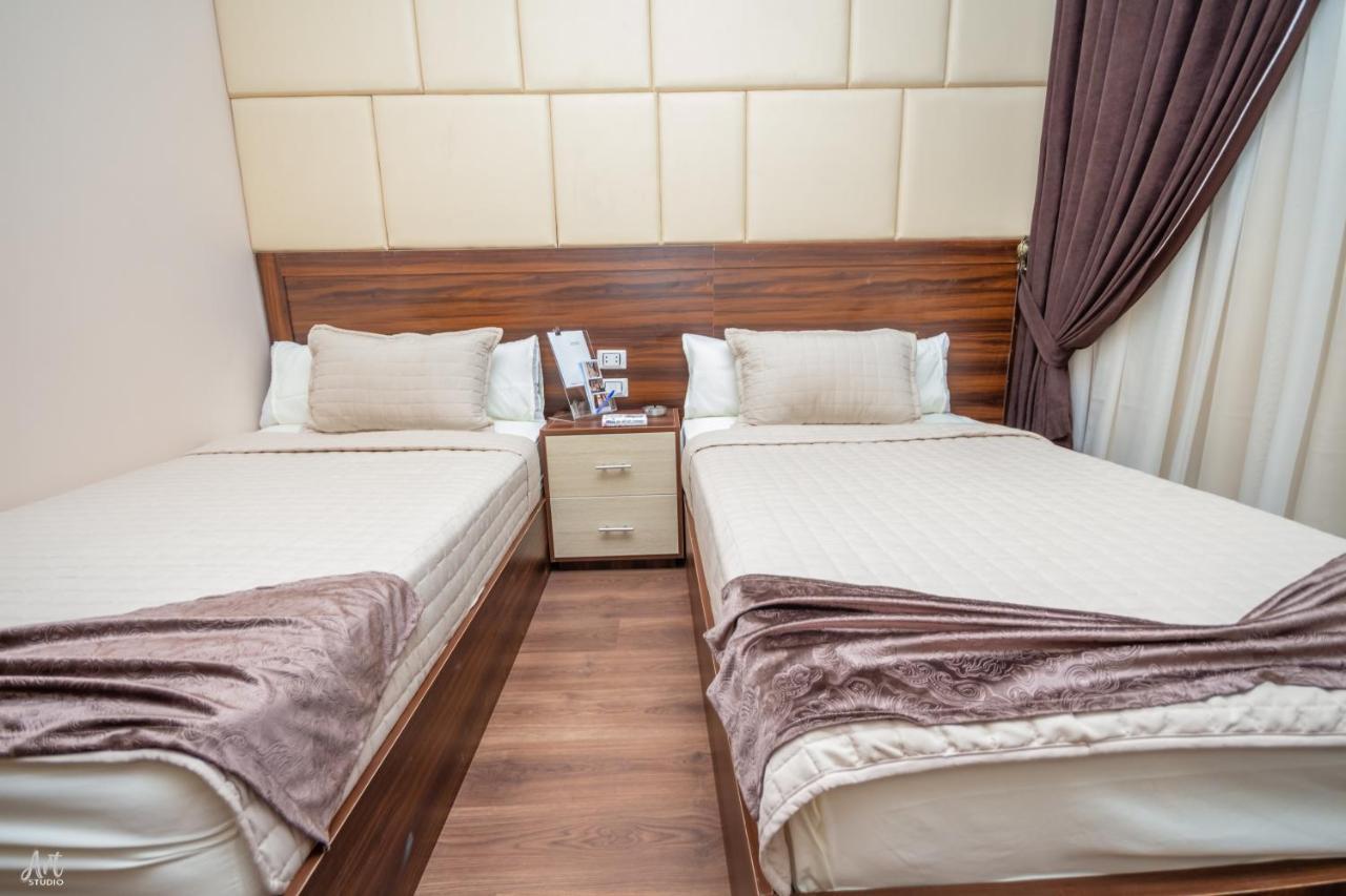 Grand Hostal *