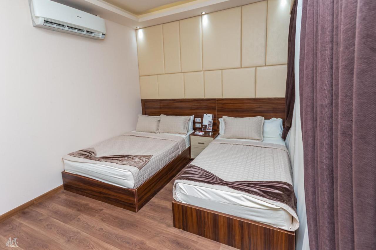 Hostal Grand *